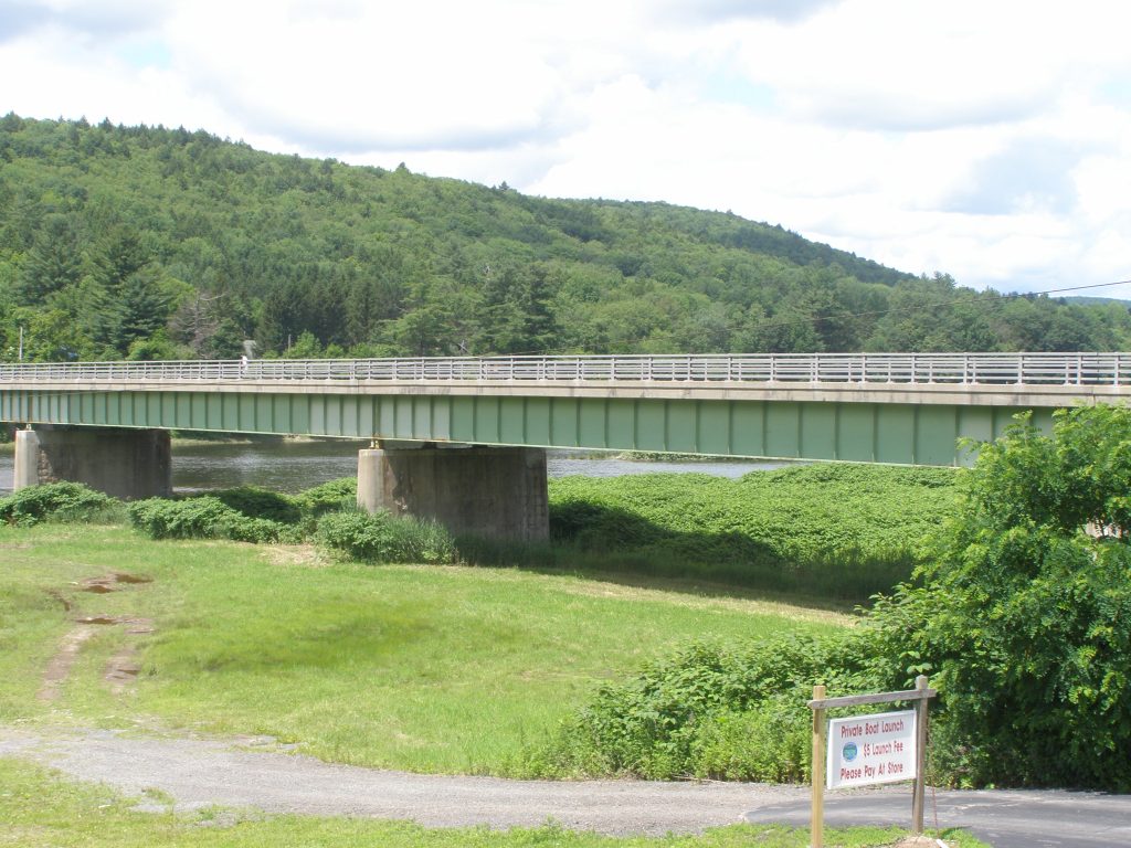 The Callicoon Bridge spans the Delaware River and links the Town of Callicoon, N.Y., with Damascus Township, Pa. PHOTO COURTESY OF WIKIMEDIA COMMONS 