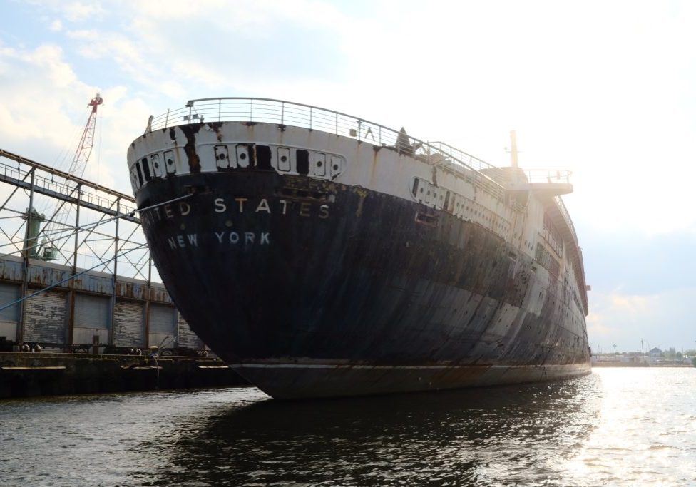 The SS United States on the Delaware River. PHOTO BY ADAM LITCHKOFSKI
